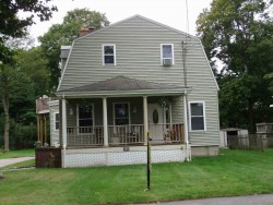 186 Auburn St, Newton, MA 02466-2412