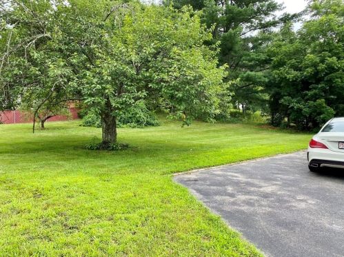 1070 Somerset Ave, Taunton MA 02780-4622 exterior