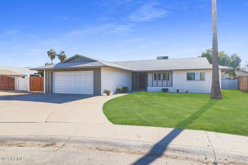 4009 Denton Ln, Phoenix, AZ 85019-2208