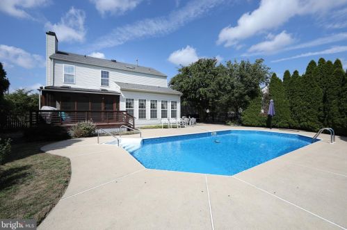 36 Hackemore St, Burlington NJ 08016-3056 exterior