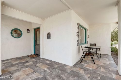 1701 Clarendon Ave, Phoenix AZ 85018-5209 exterior