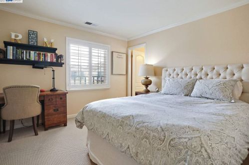 2349 Pacifica Ct, San Leandro CA 94577 exterior