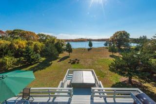 66 Old Dam Rd, Bourne MA  02532-3749 exterior