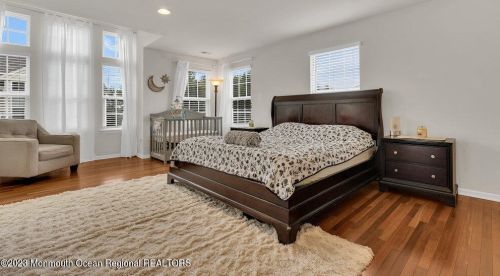 16 Kyle Dr, Tinton Falls NJ 07712-7536 exterior