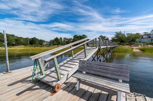 48 Strong Is Rd, Chatham MA 02633-1435 exterior