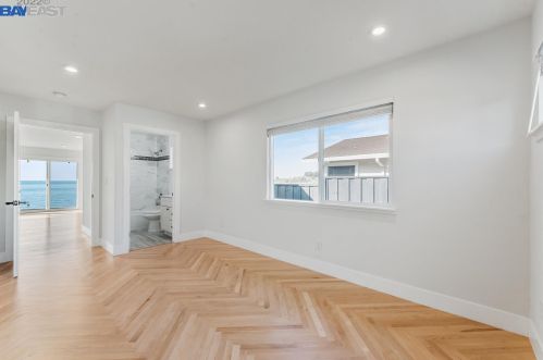 13095 Neptune Dr, San Leandro CA  94577-3130 exterior