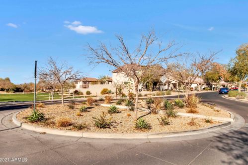 1605 Beautiful Ln, Phoenix AZ 85041-7622 exterior