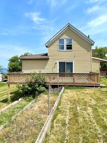 497 Smt St, Fall River MA 02724-1700 exterior