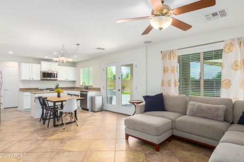 1735 Desperado Way, Phoenix AZ  85085-6329 exterior