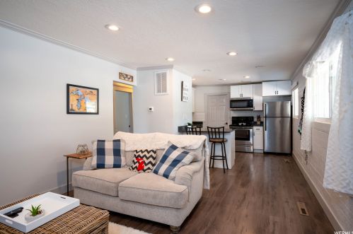 756 Carnation Dr, Sandy, UT 84094-4476