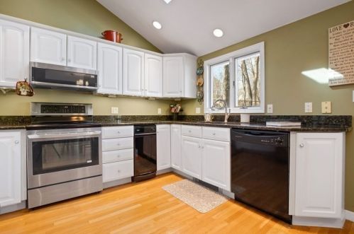 484 Essex St, Weymouth MA 02188-3501 exterior