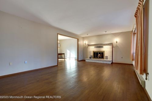 186 Crescent Ave, Jackson Twp NJ  08527-4654 exterior