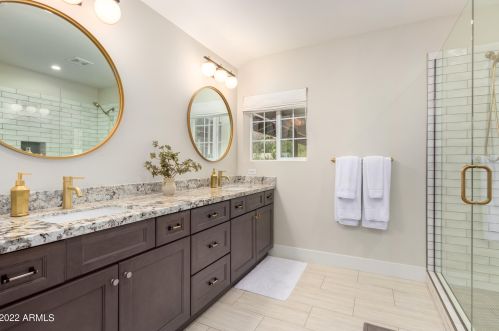 4450 54th St, Phoenix AZ 85018-1905 exterior