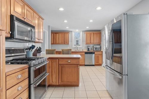 159 Weare St, Lawrence MA 01843-3646 exterior