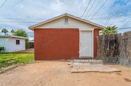 1502 Edgemont Ave, Phoenix AZ 85035-1916 exterior