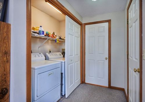 1685 Mountain Rd, Montgomery MA 01085-1480 exterior