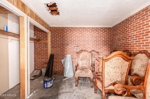 1332 Edgemont Ave, Phoenix AZ 85035-2212 exterior