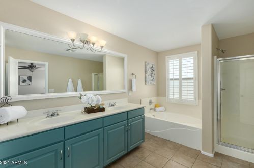 1668 Cielo Grande Ave, Phoenix AZ 85024-7554 exterior