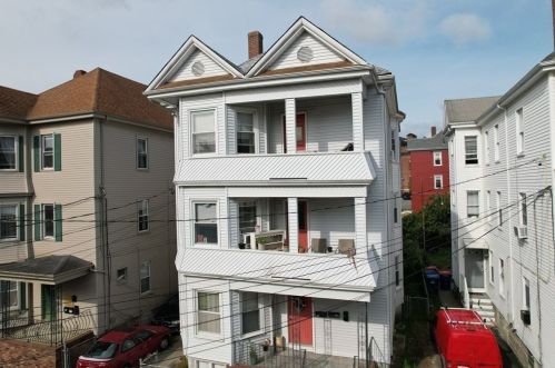 59 Briggs St, New Bedford, MA 02740-3203