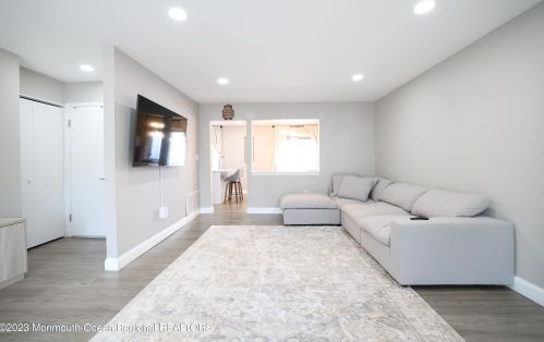 30 Renee Ct, Jackson Twp NJ 08527-2371 exterior