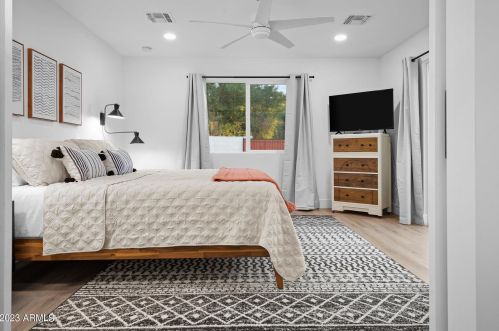 5215 Cambridge Ave, Phoenix AZ 85008-1213 exterior