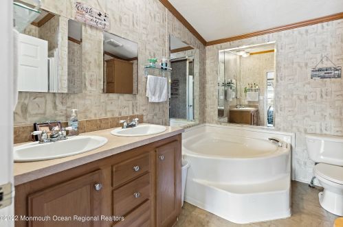 60 Southwind Cir, Jackson Twp NJ 08527-2826 exterior