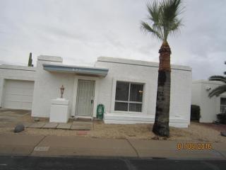 825 Villa Rita Dr, Phoenix AZ  85022-1169 exterior