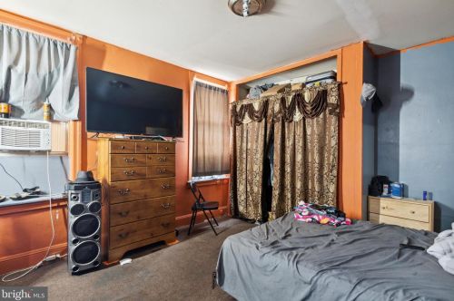 4265 6 St, Philadelphia PA 19140-2313 exterior