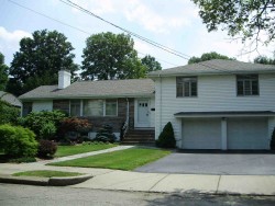 141 Old Farm Rd, Newton, MA 02459-3436