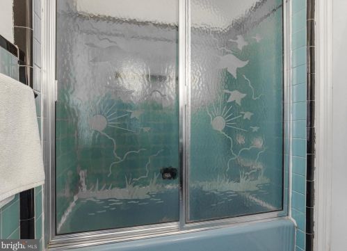 605 Delaware St, West Deptford NJ  08096-1576 exterior