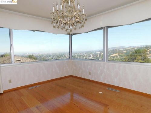 1612 View Dr, San Leandro CA  94577-5343 exterior