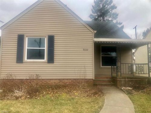 9332 Highland Ave, Cleveland OH  44125-2332 exterior