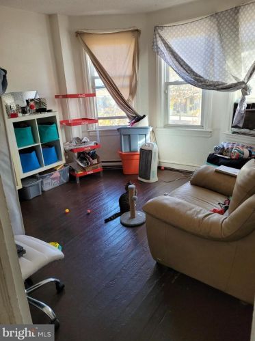 675 Broad St, West Deptford NJ 08096-1605 exterior