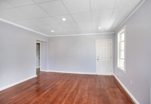 556 Bradford Ave, Fall River MA 02721-1017 exterior