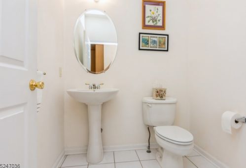 50 Deanna Dr, East Hanover NJ 07936-3208 exterior