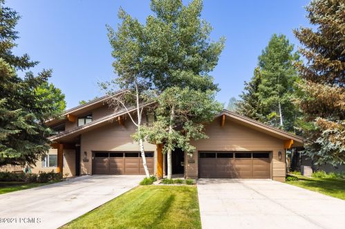 2457 Fairway Vlg Dr, Park City UT 84060-7023 exterior