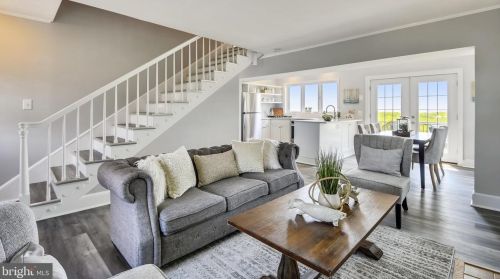 1525 Bay Dr, Shady Side MD exterior