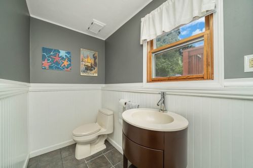 395 King James Blvd, Taunton MA  02780-7703 exterior