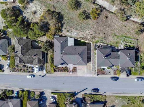 1476 Regent Dr, San Leandro CA 94577-5323 exterior