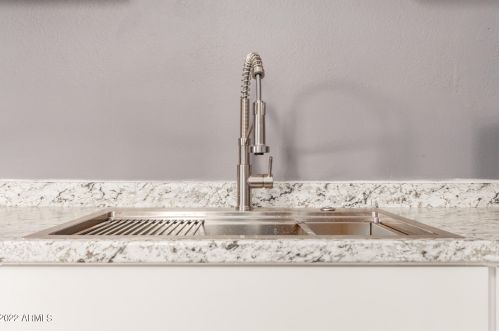 2903 Atlanta Ave, Phoenix AZ 85040-2710 exterior