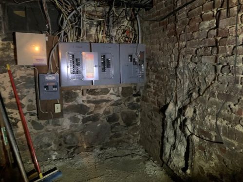 33 Vernon St, Worcester MA 01610-1919 exterior