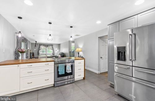 716 Creek Ln, West Deptford NJ 08051-1631 exterior