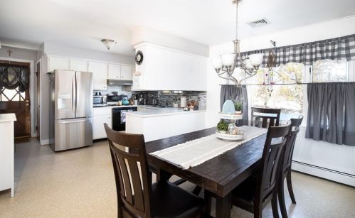 38 Clearview Ave, Fall River MA 02726-4801 exterior