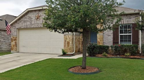 1428 Abby Creek Dr, Oak Point, TX 75068-0277