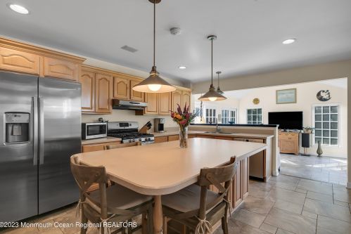 208 Winding Way, Little Silver NJ 07739-1763 exterior