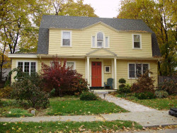 60 Charlotte Rd, Newton, MA 02459-1708