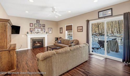 438 Freehold Rd, Jackson Twp NJ 08527-4631 exterior