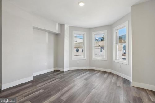 4438 16th St, Philadelphia, PA 19140-1818