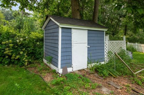 102 Main St, Acton MA 01720-3553 exterior