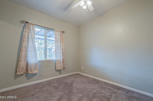 1817 38 Dr, Phoenix AZ 85053-5407 exterior